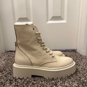 Steve Madden Skylar Bootie- Bone Leather, Size 6.5